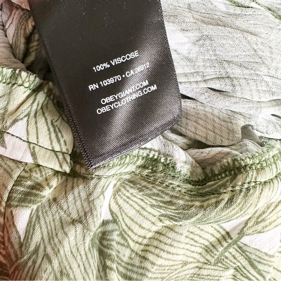 Obey Tropique Tie Back Green Leaf Print Satin Romper sz 26 XXS - Picture 14 of 15